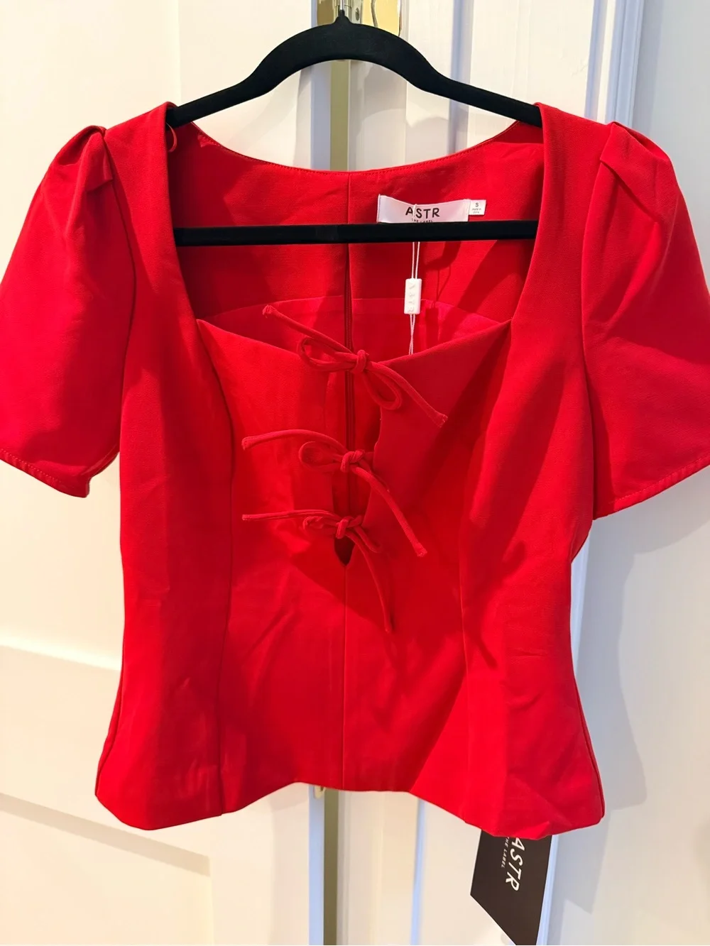 Astr Red Square Neck Tie-Front Puff Sleeve Top